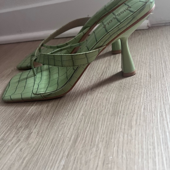 Green Croc-Embossed Women's Sandals Size 7 - Picture 3 of 7